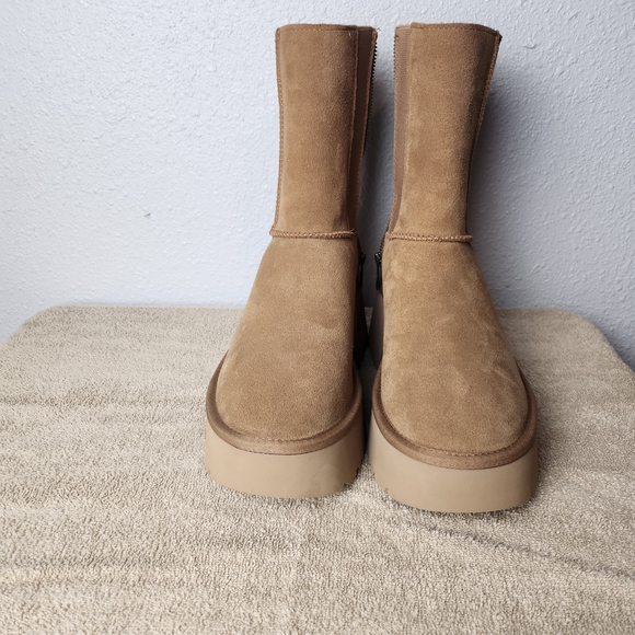 UGG Tan Suede Boots with Cozy Lining - Picture 10 of 10